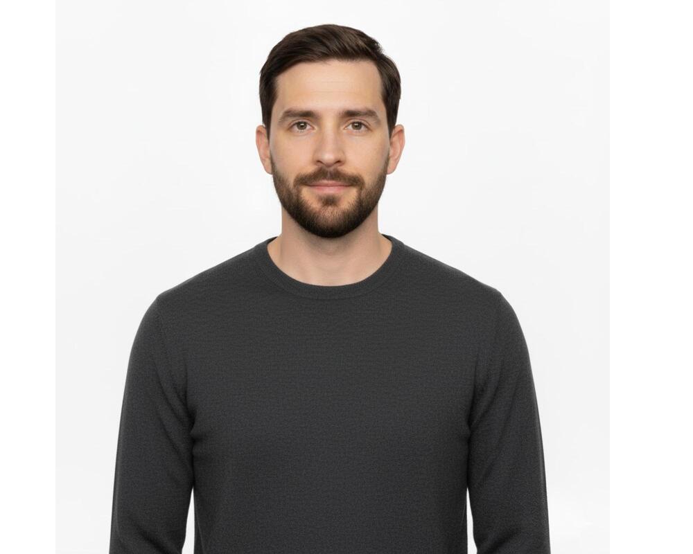 what to wear for passport photo