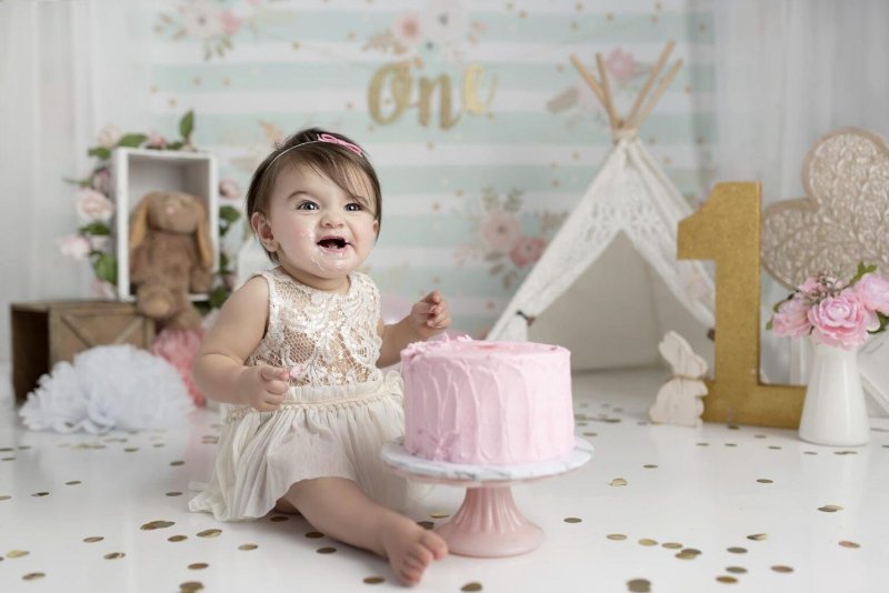 first year birthday picture at home