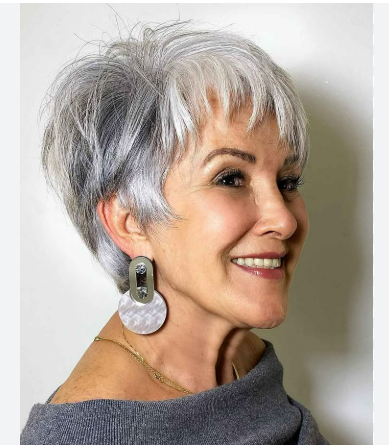 Moderne halblange Frisuren ab 60