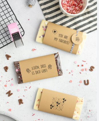 Süße Liebesbotschaften auf Schokolade
