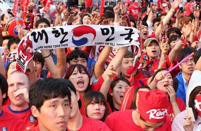 월드컵 기념 사진 생성