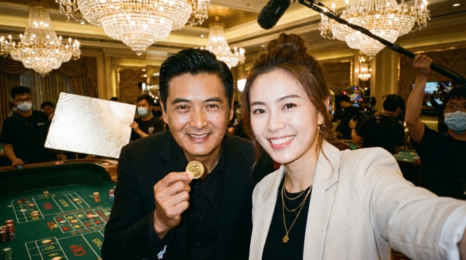 ai viral female celebritys selfie image